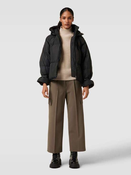 Стеганая куртка с капюшоном