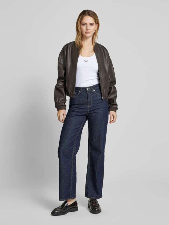 Майка с пришитой этикеткой ALBA