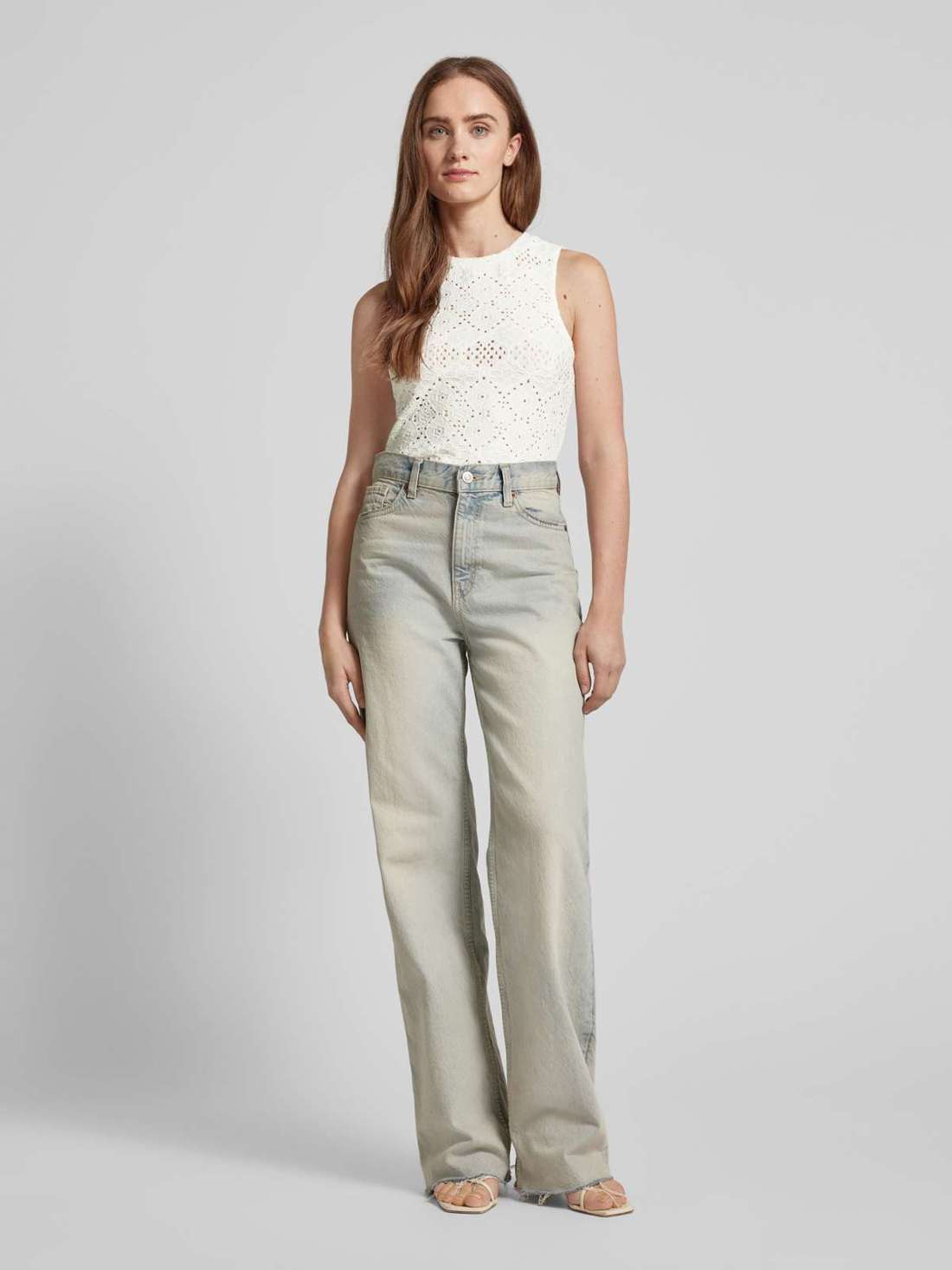 Майка с кружевным узором FEODORA