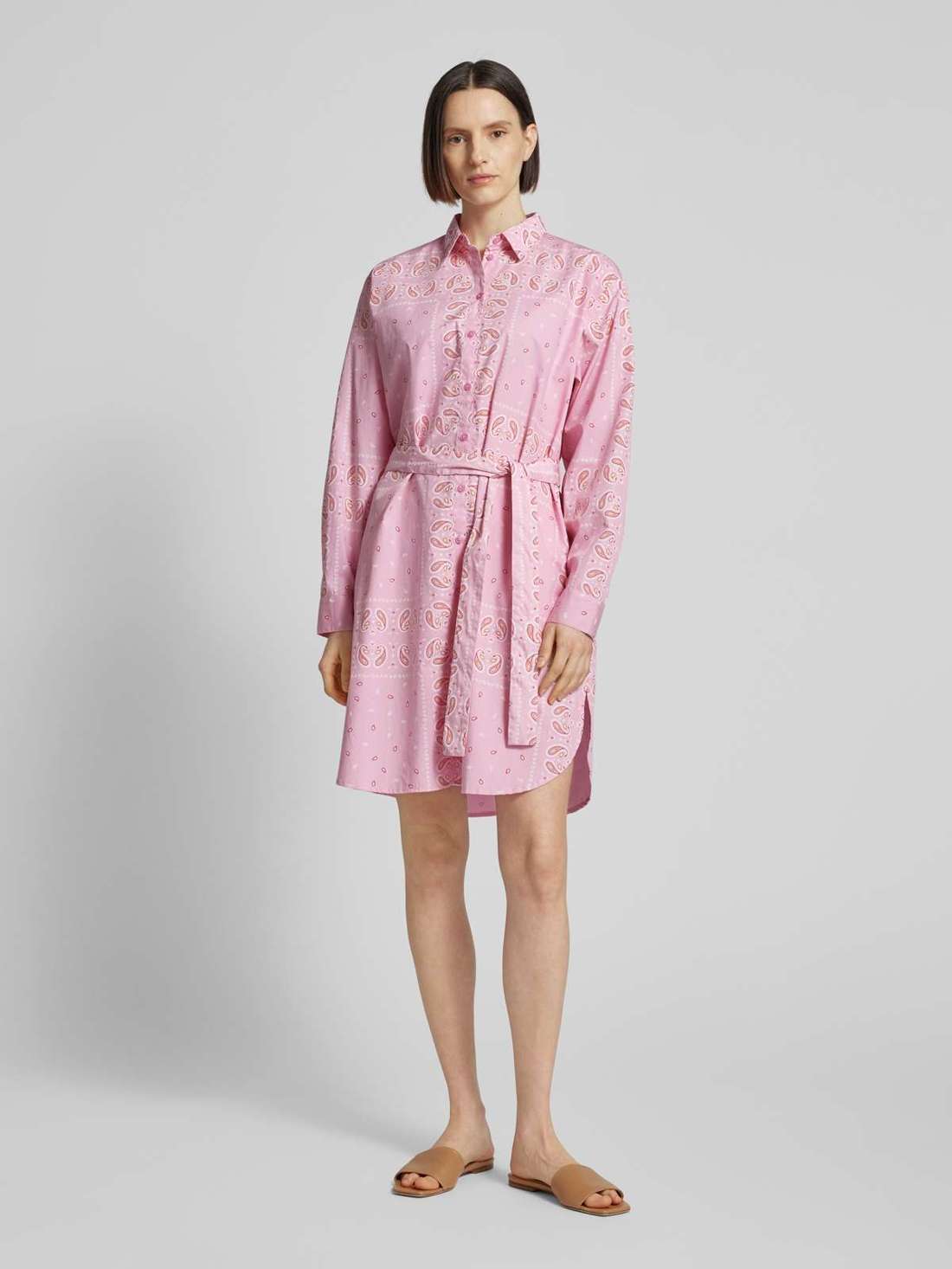 Платье-рубашка длиной до колена с узором пейсли