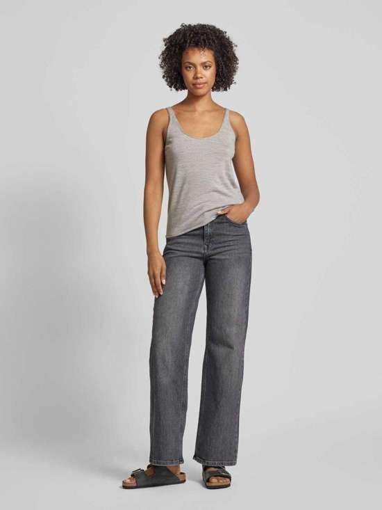 Топ в рубчик с овальным вырезом