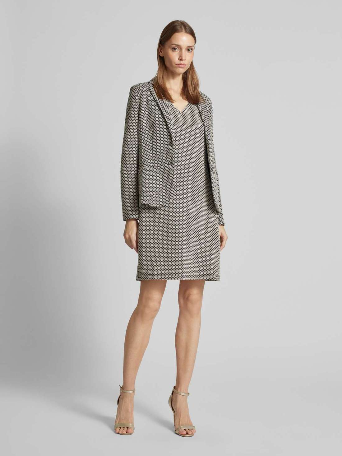 Блейзер с накладными карманами