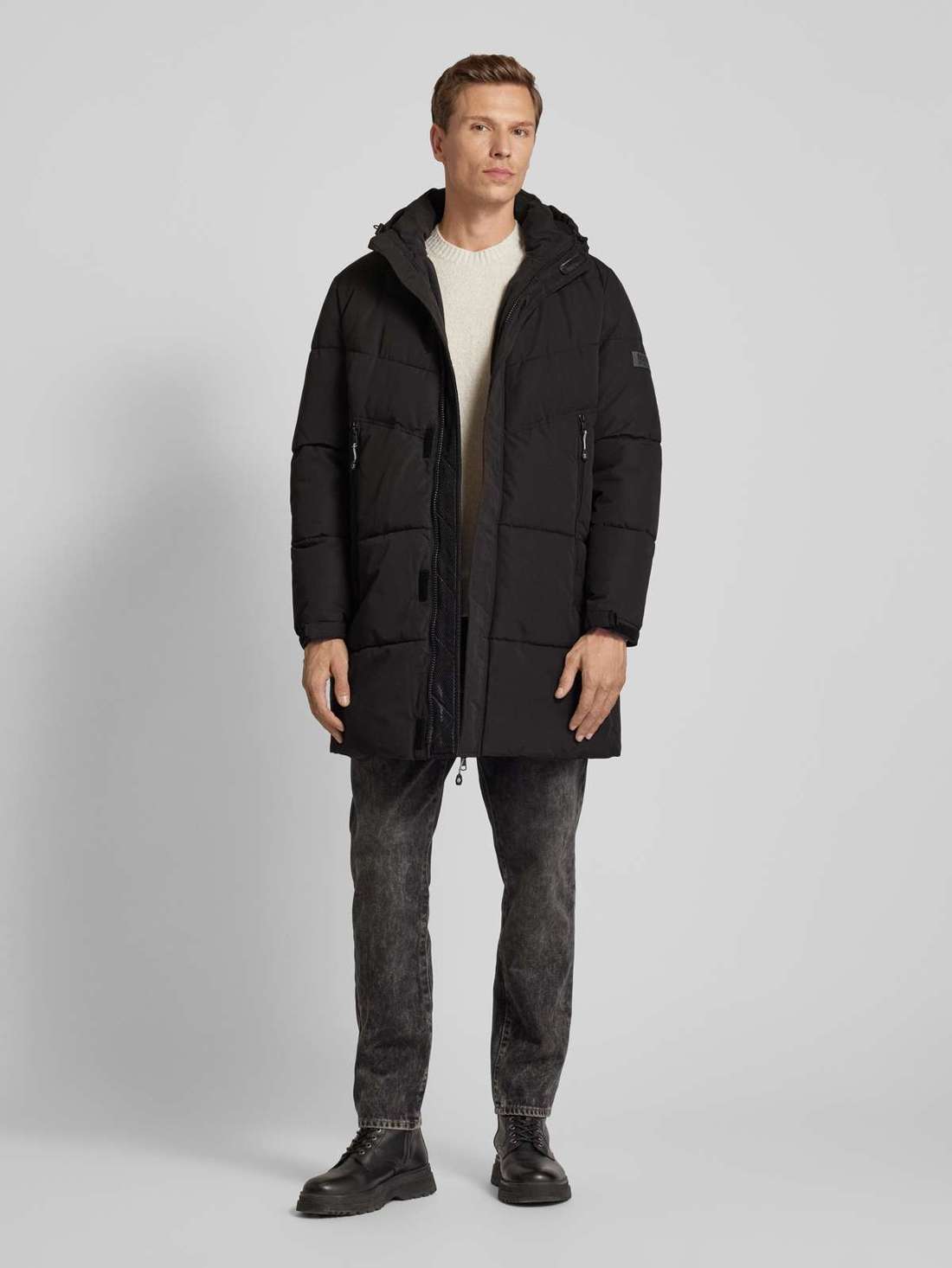 Стеганая куртка с капюшоном