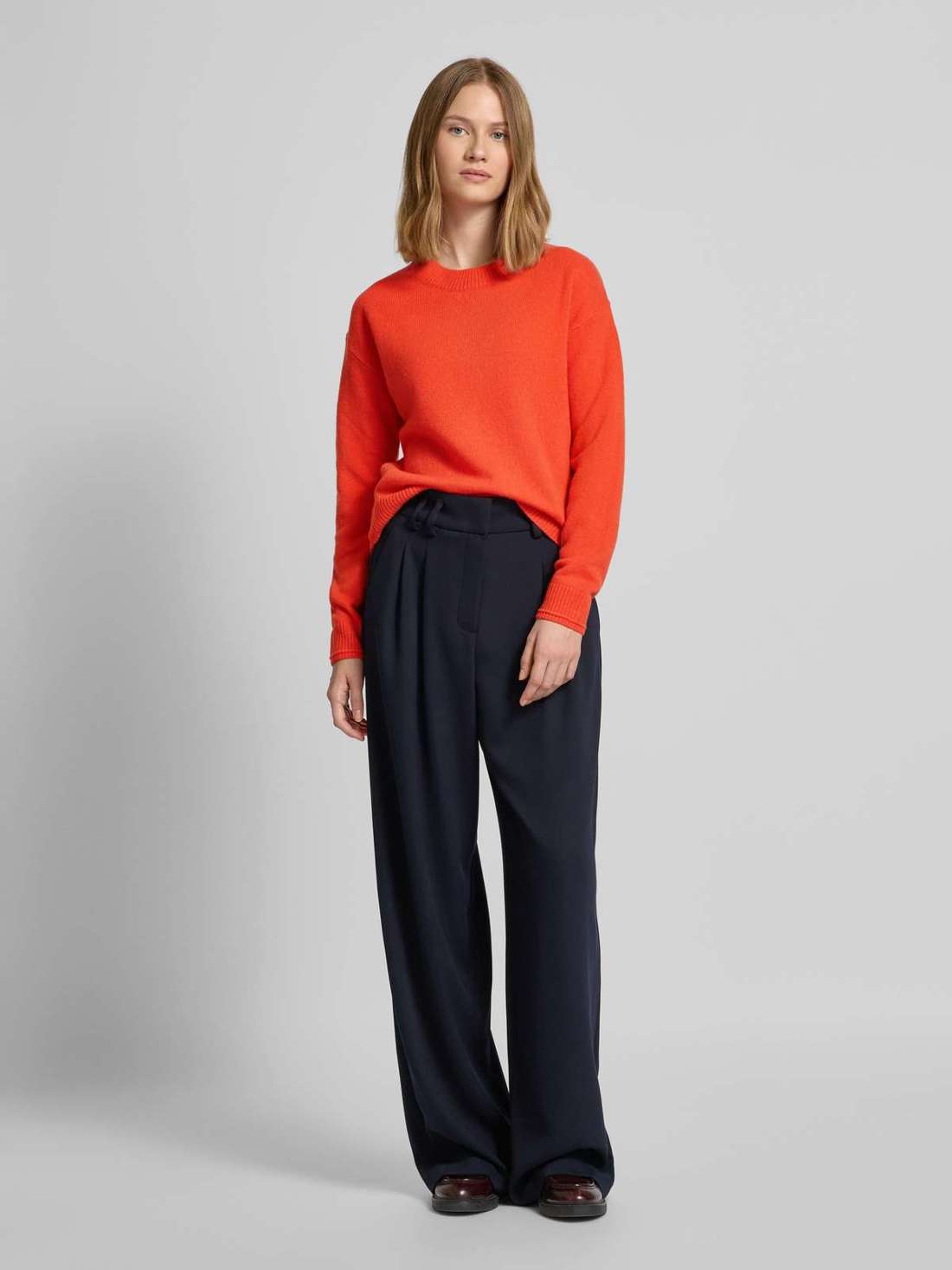 Шерстяной свитер с ребристыми манжетами