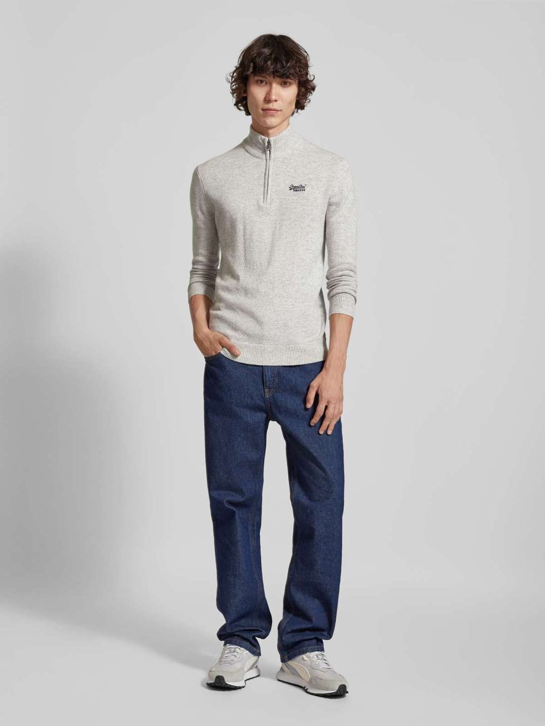 Вязаный свитер с воротником стойкой