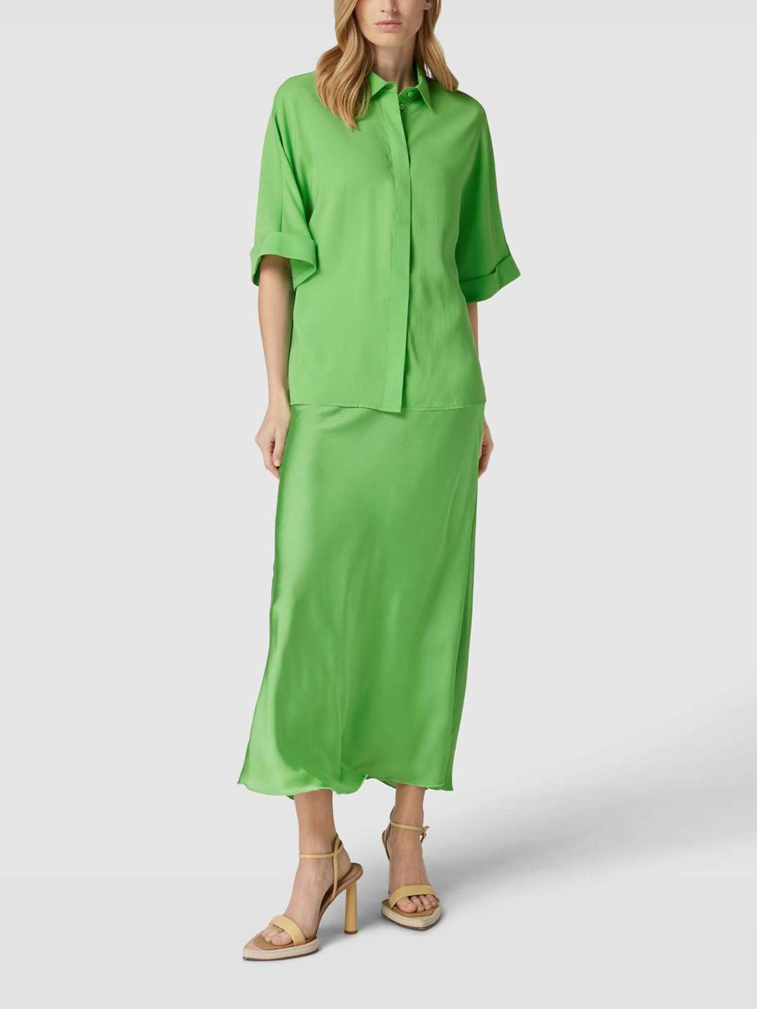 Блузка с короткими рукавами реглан