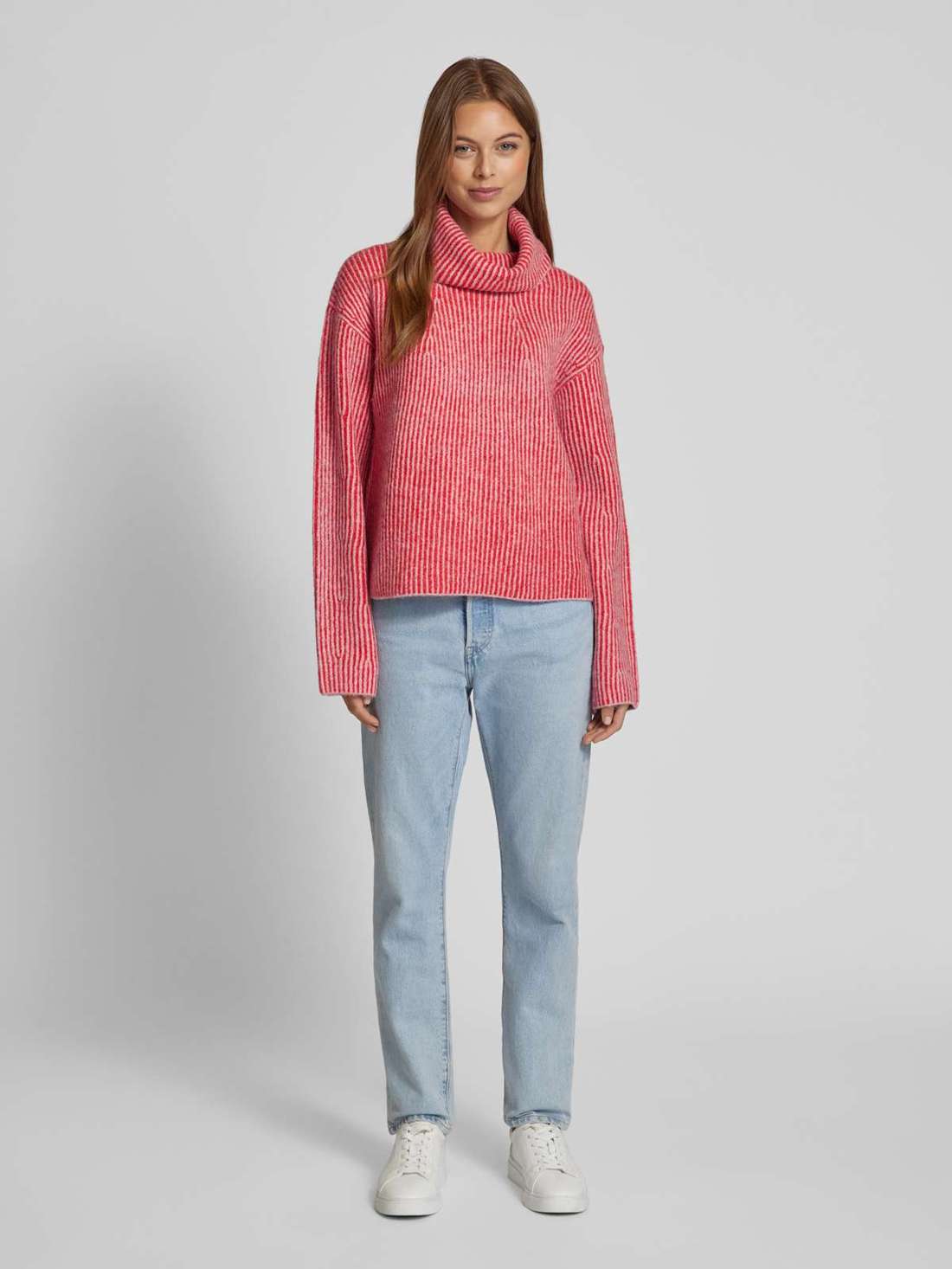 Вязаный свитер с высоким воротником Kemina