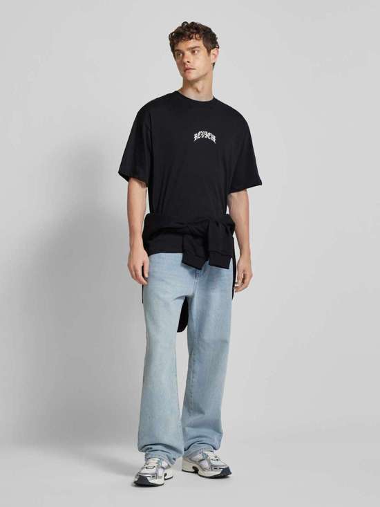 Футболка с принтом этикетки