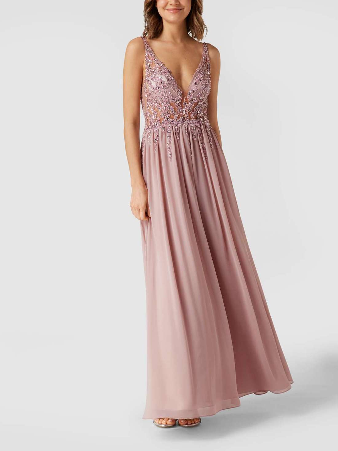 Вечернее платье с декоративными камнями