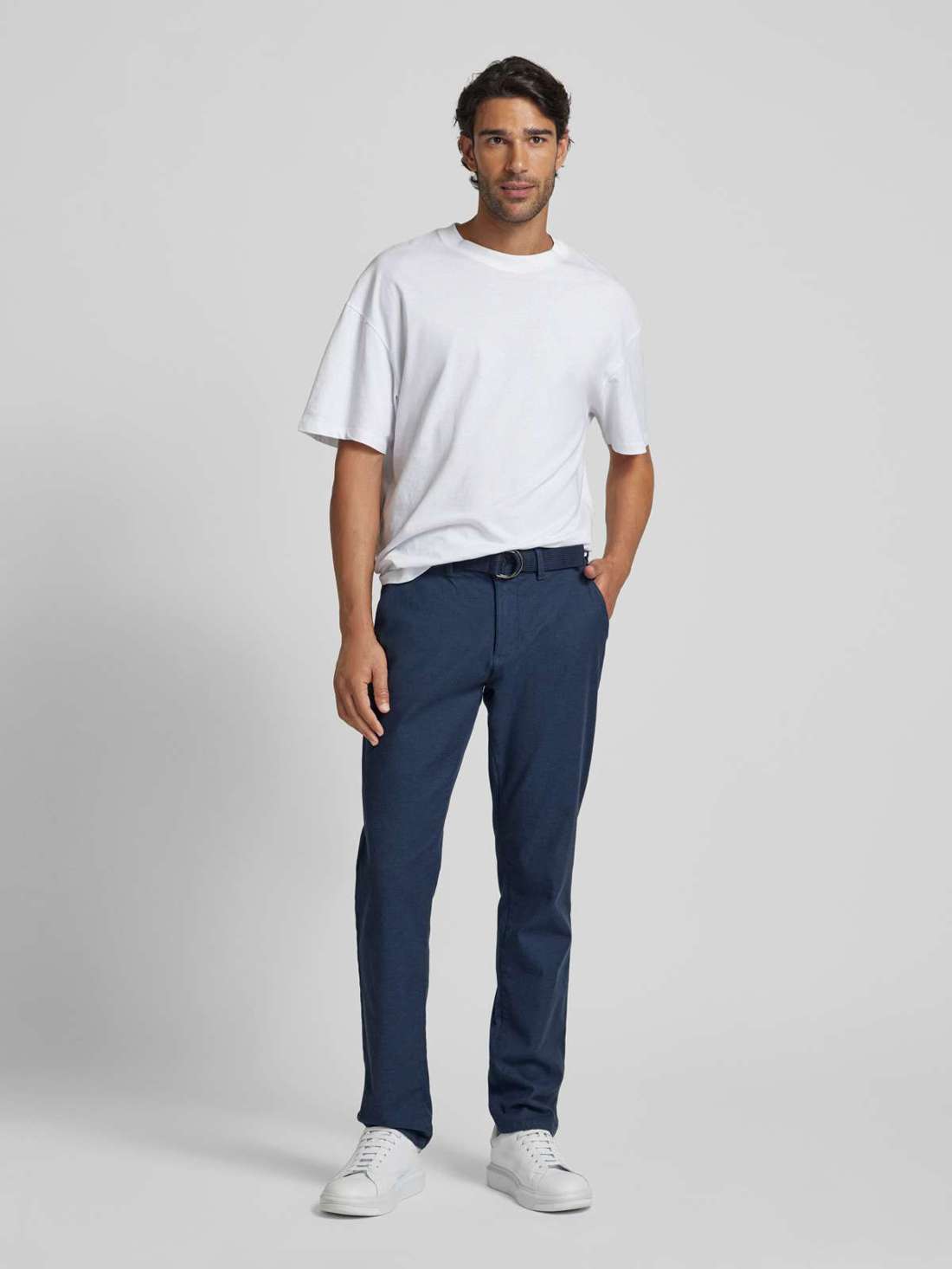 Узкие брюки чиносы с поясом