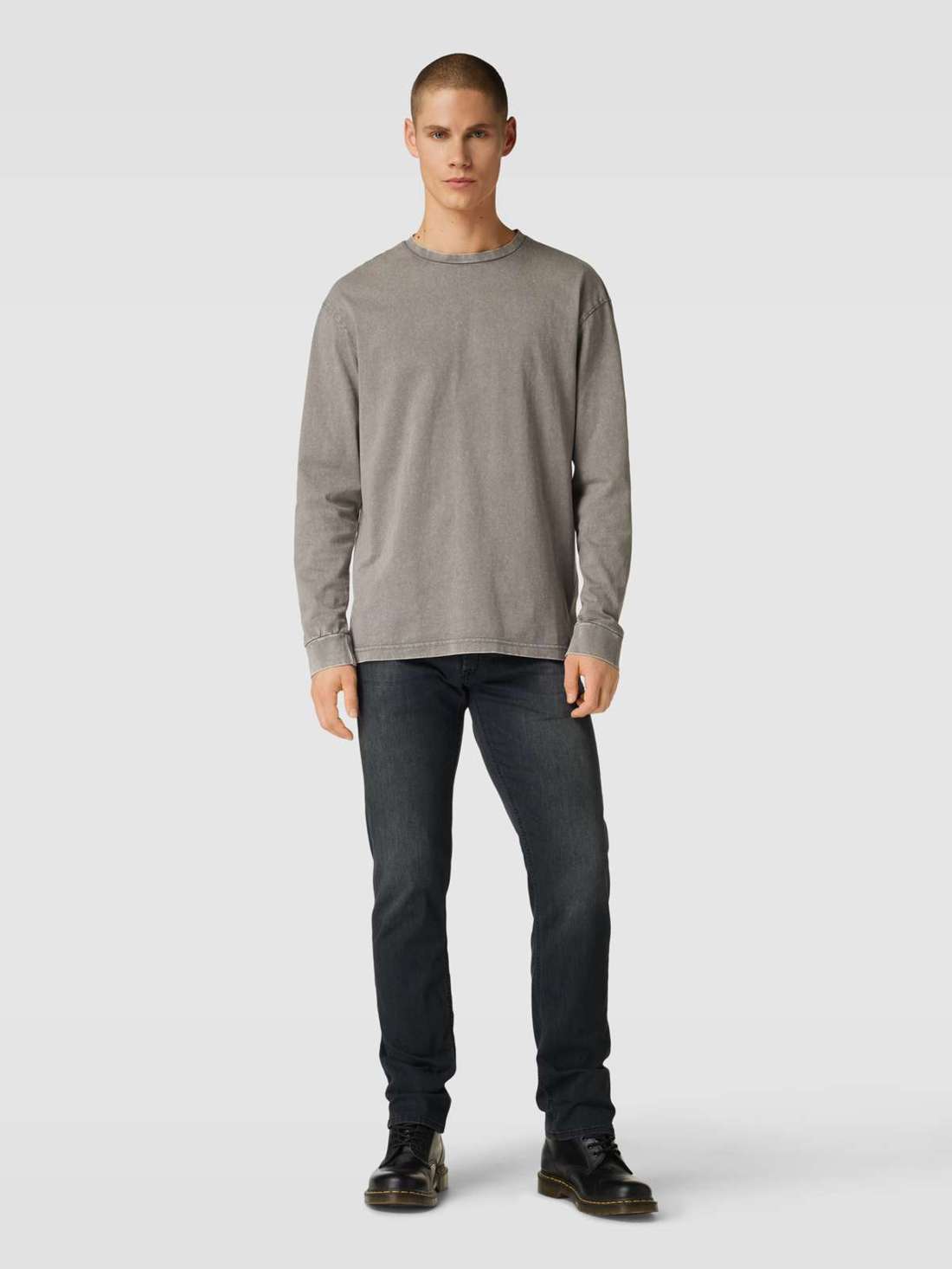 Джинсы с нашивкой-лейблом сзади GROVER