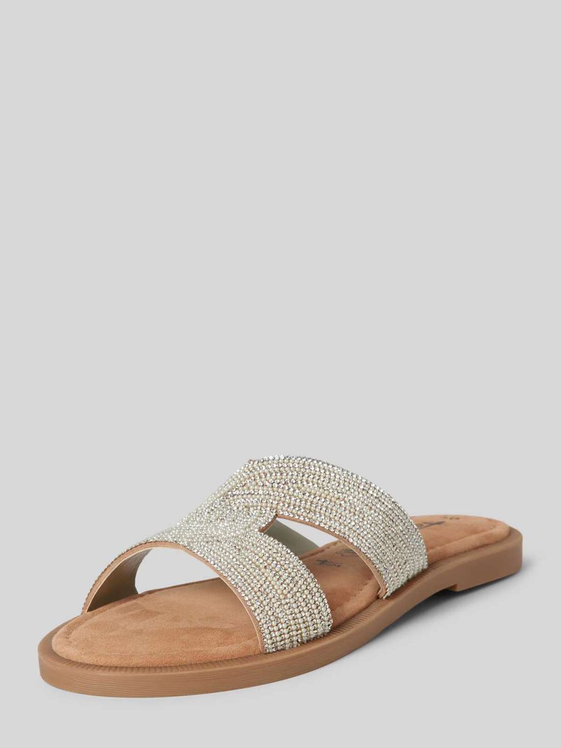 Шлепанцы из кожи с отделкой декоративным камнем