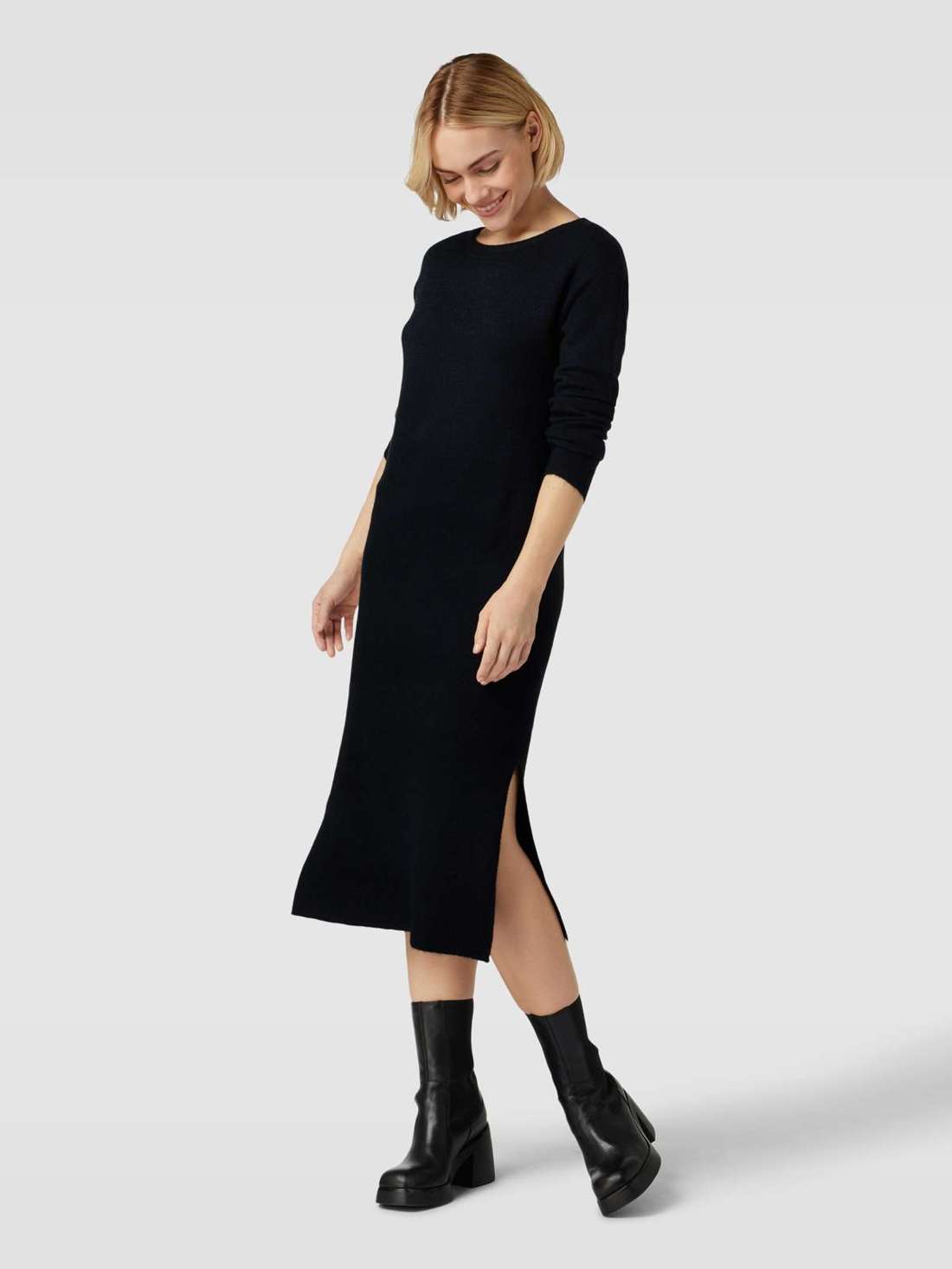 Трикотажное платье с круглым вырезом в рубчик LEFILE