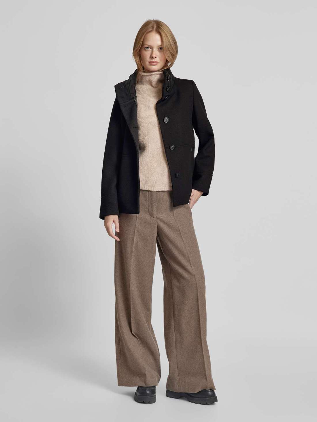 Куртка с воротником стойкой