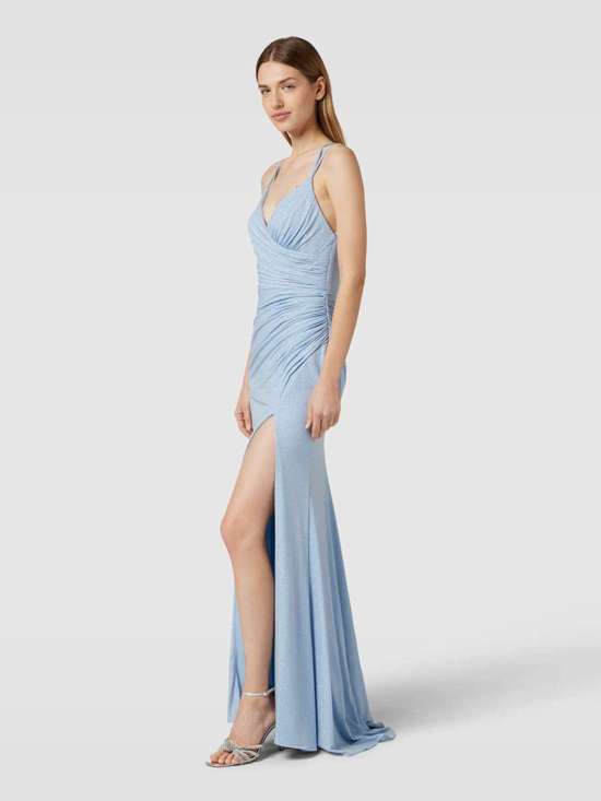 Платье с блестками, облегающее фигуру