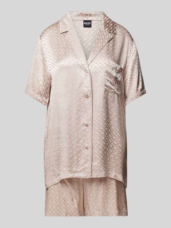 Пижама с аппликацией этикетки