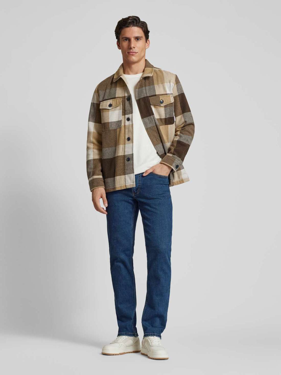 Джинсы стандартного кроя с пятью карманами