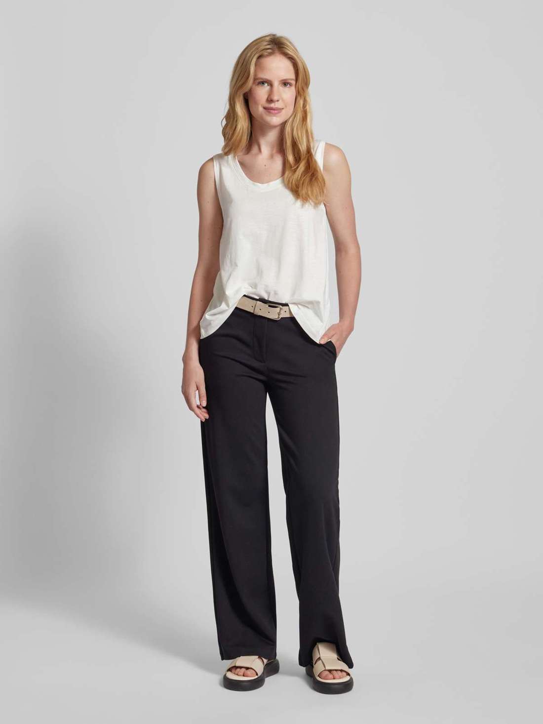 Майка с круглым вырезом