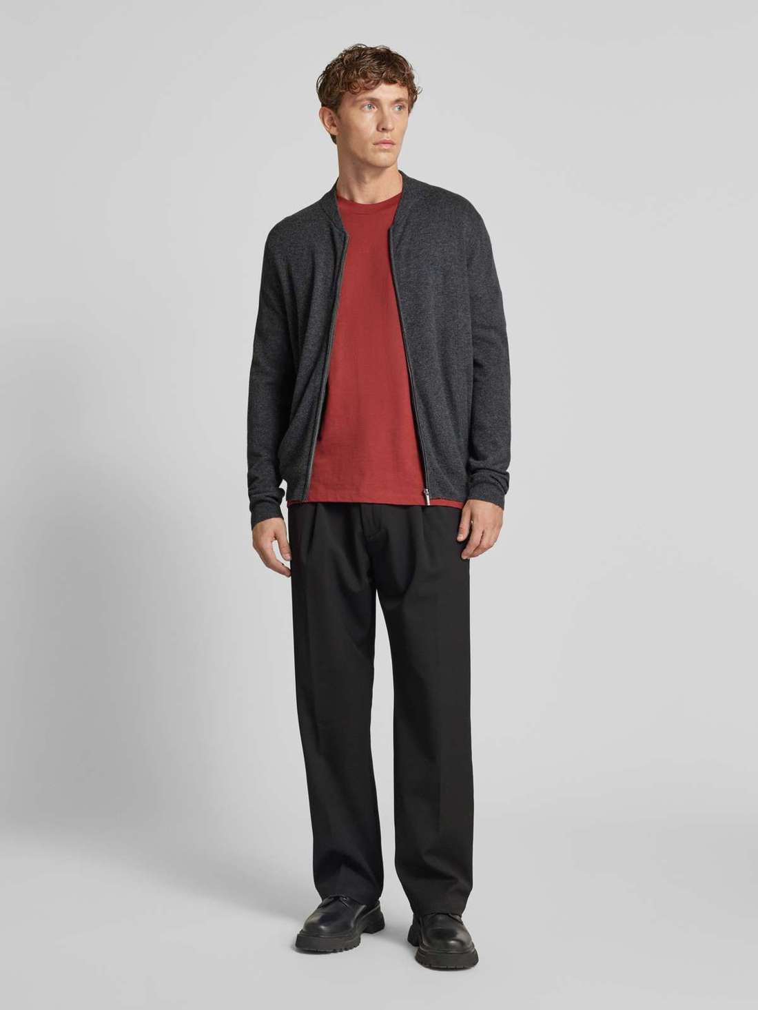 Кардиган с вышивкой логотипа