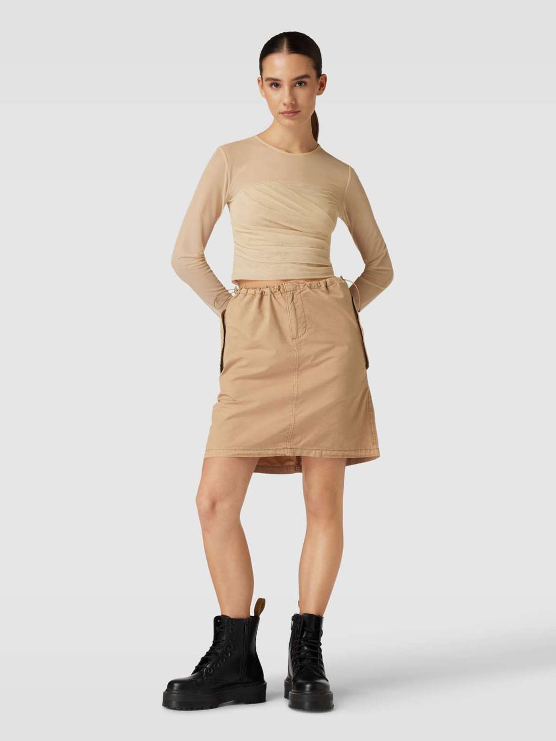 Мини-юбка с задним карманом