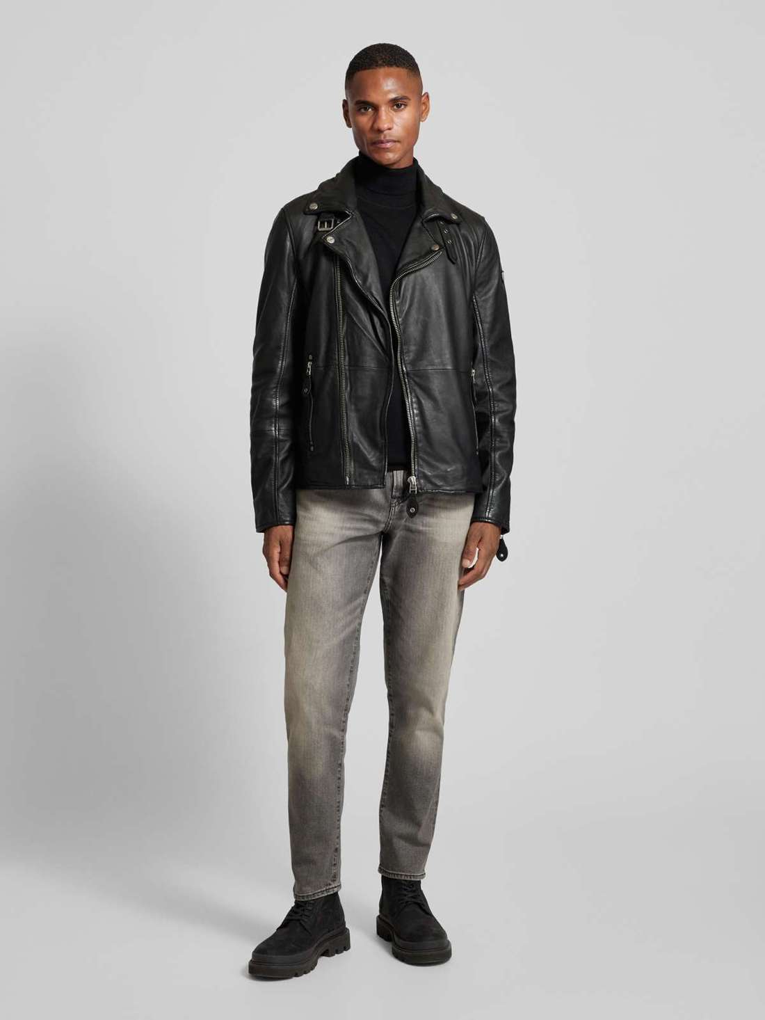 Короткое пальто классического кроя с воротником с лацканами Mavric