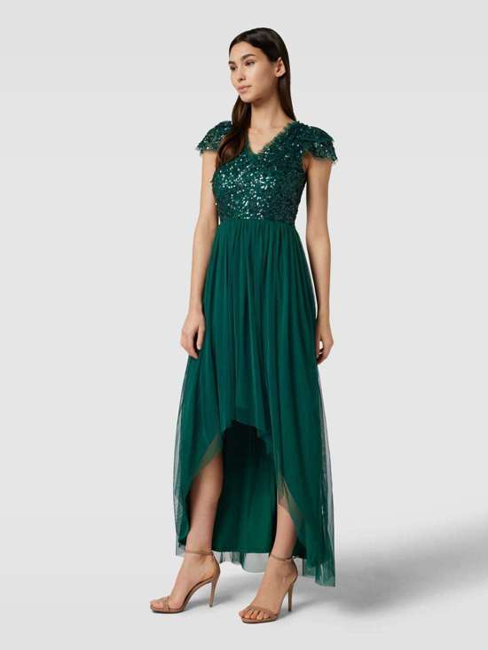 Вечернее платье с отделкой пайетками