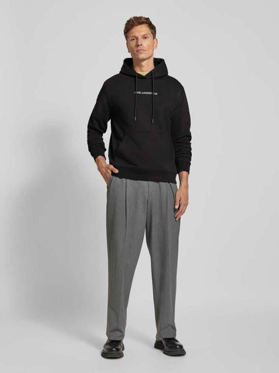 Толстовка с капюшоном