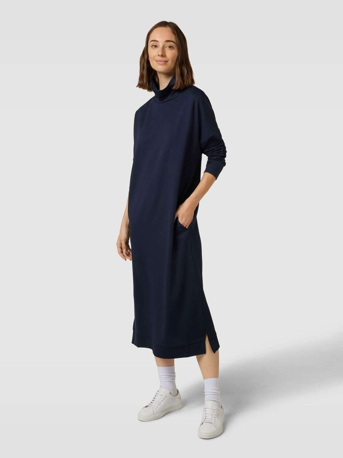 Платье-свитшот с воротником стойкой STANDCOLLAR