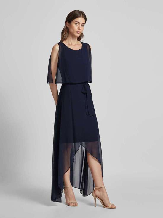 Коктейльное платье с круглым вырезом