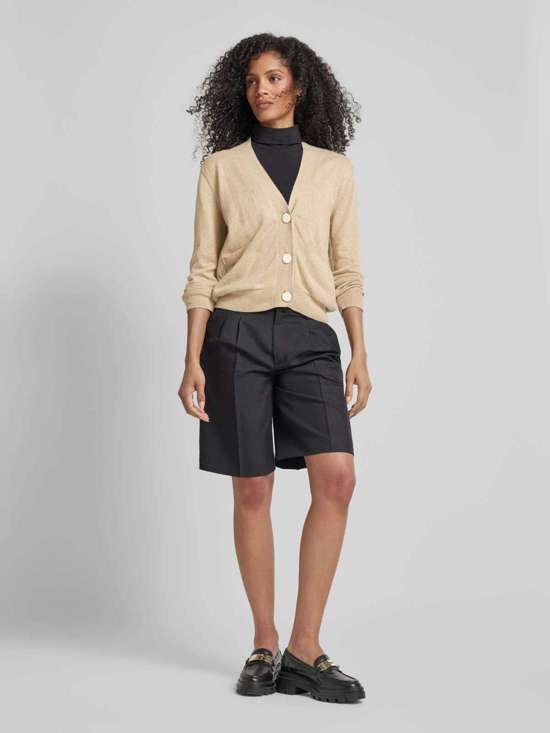 Кардиган с этикеткой