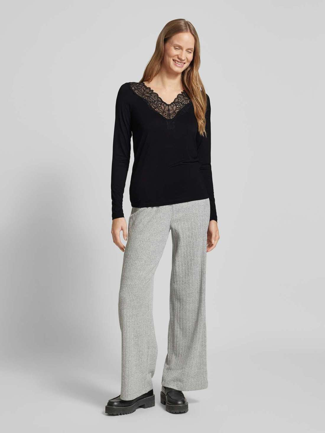 Лонгслив с кружевной отделкой Marica