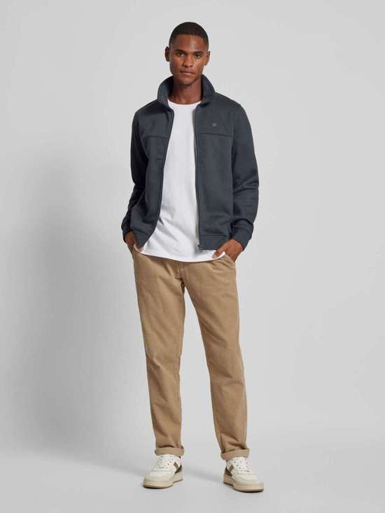 Толстовка с воротником стойкой