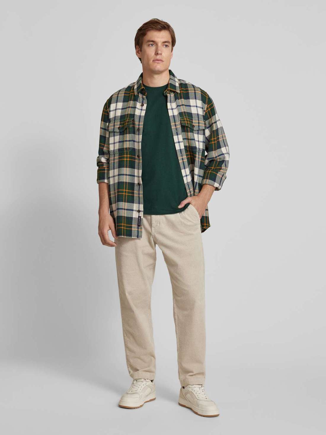 Футболка с нашивкой-лейблом Tales