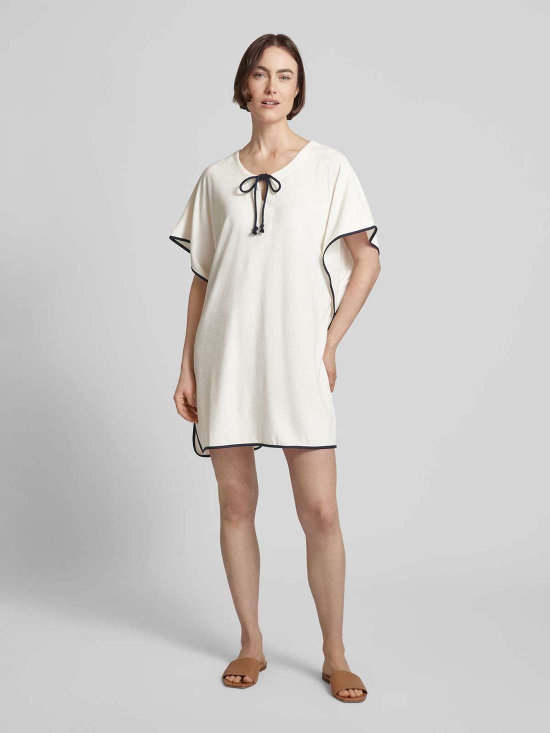 Мини-платье с рукавами «летучая мышь»