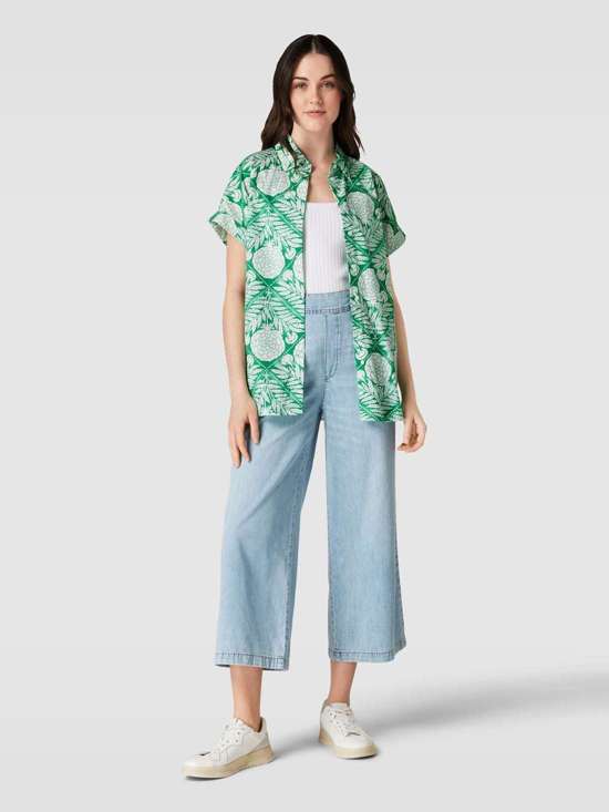 Блузка-рубашка с узором по всей поверхности