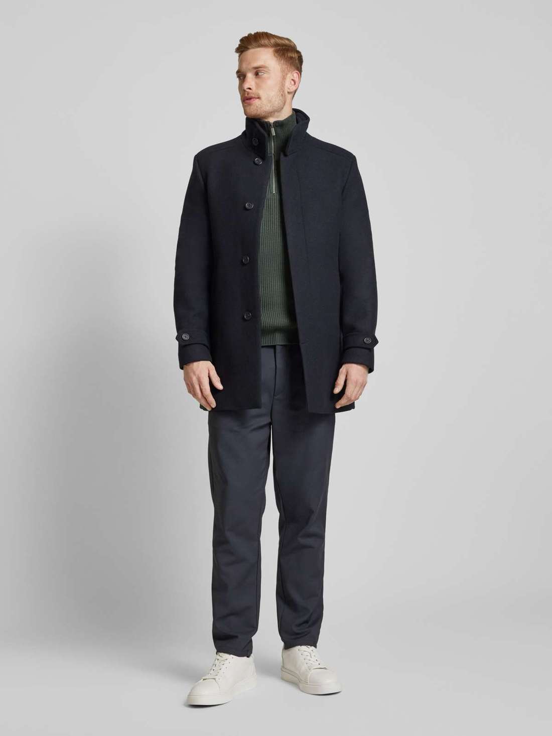 Тройер с ребристыми манжетами