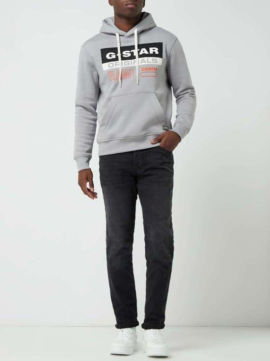 Джинсы узкого кроя с эластичной тканью