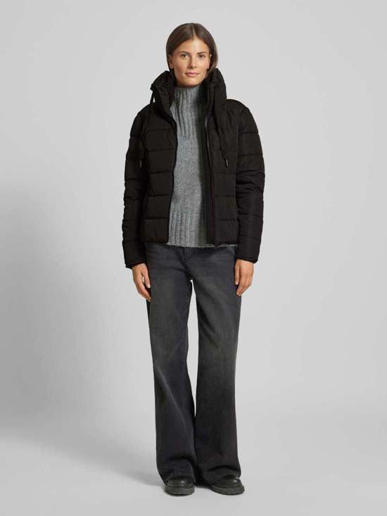 Стеганая куртка на кулиске