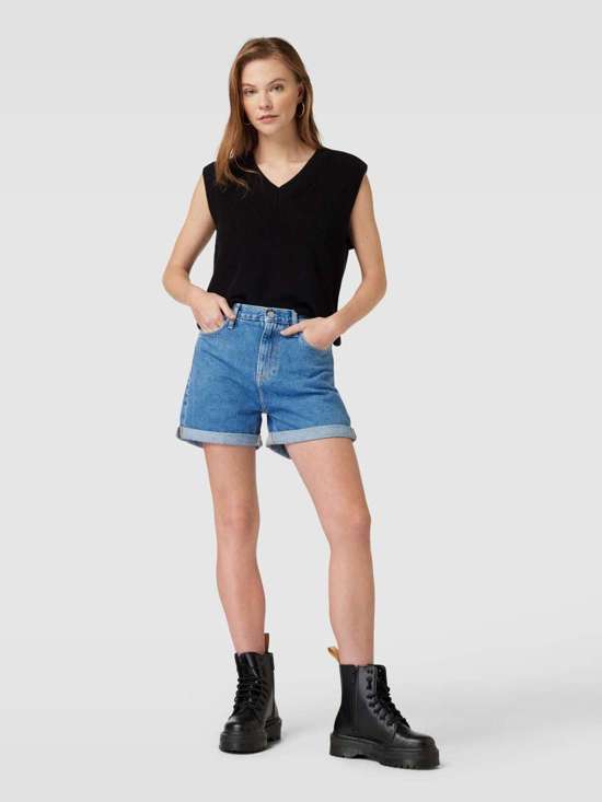 Джинсовые шорты Mom Fit с боковыми карманами