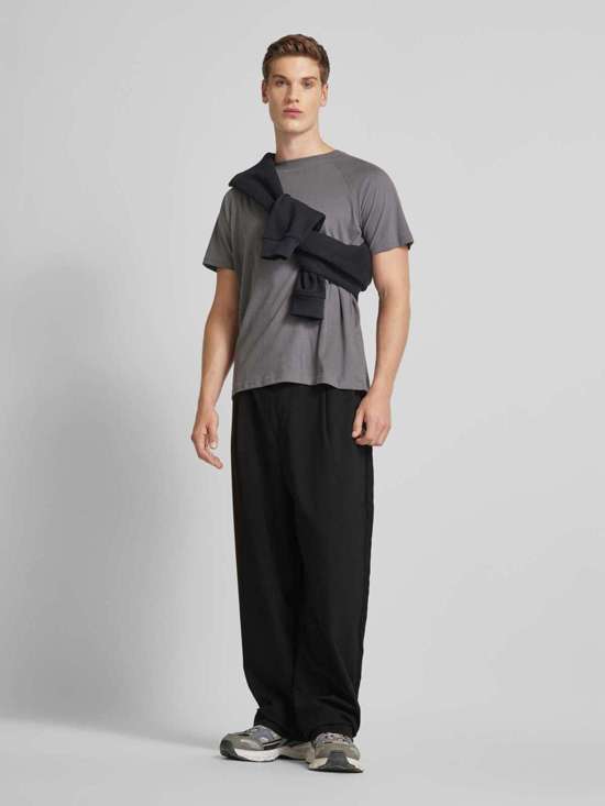 Тканевые брюки индивидуального кроя со складками