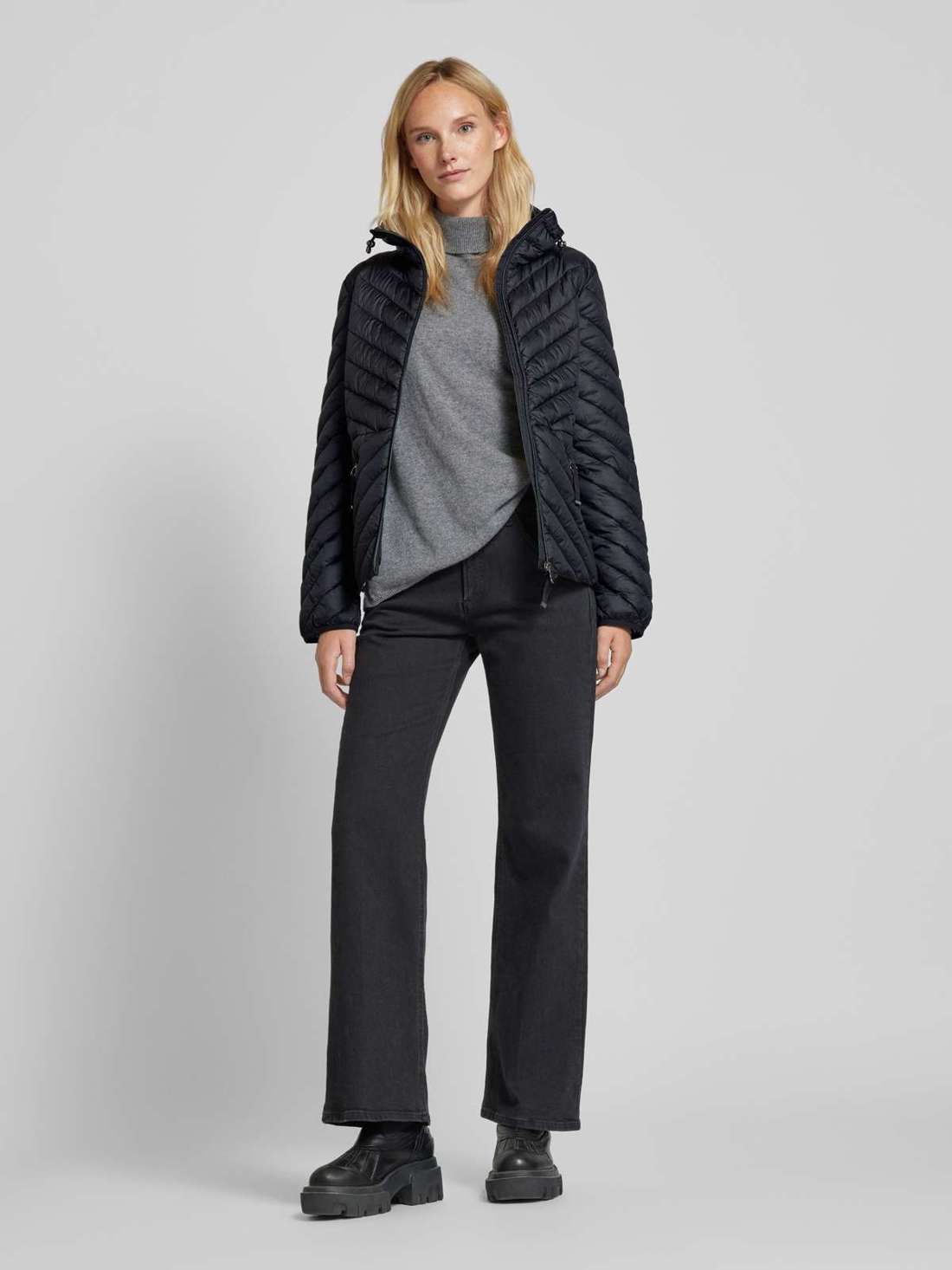 Стеганая куртка с воротником стойкой