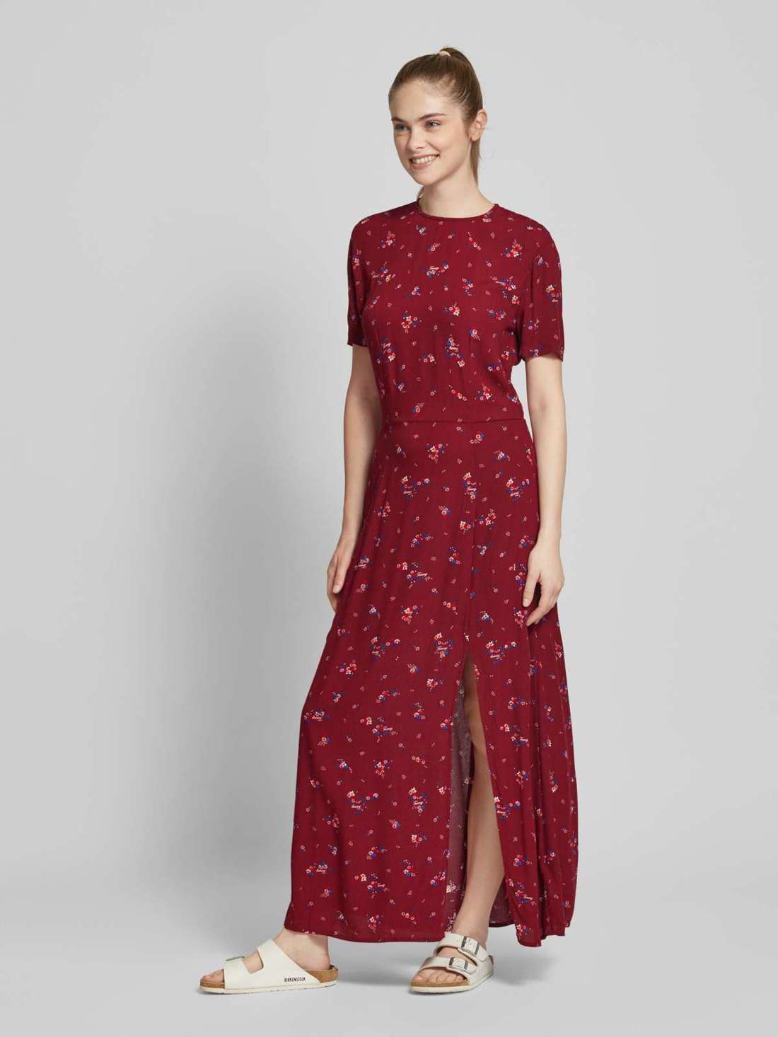 Платье макси с круглым вырезом