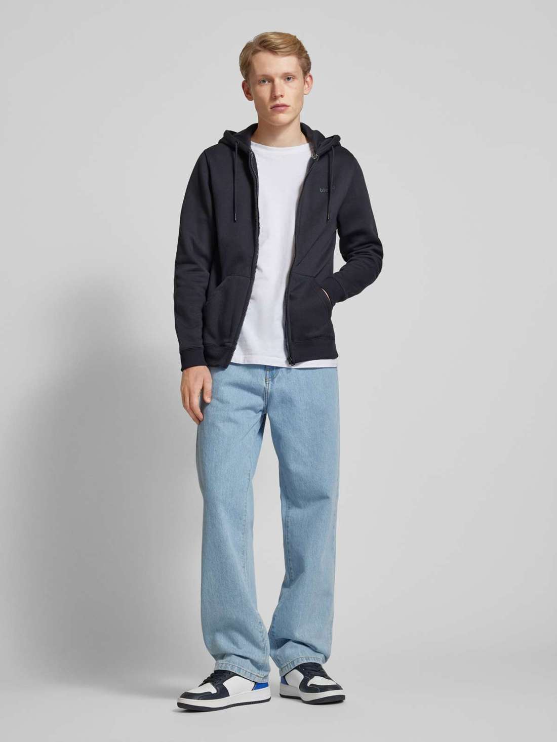 Толстовка с лейблом Downton