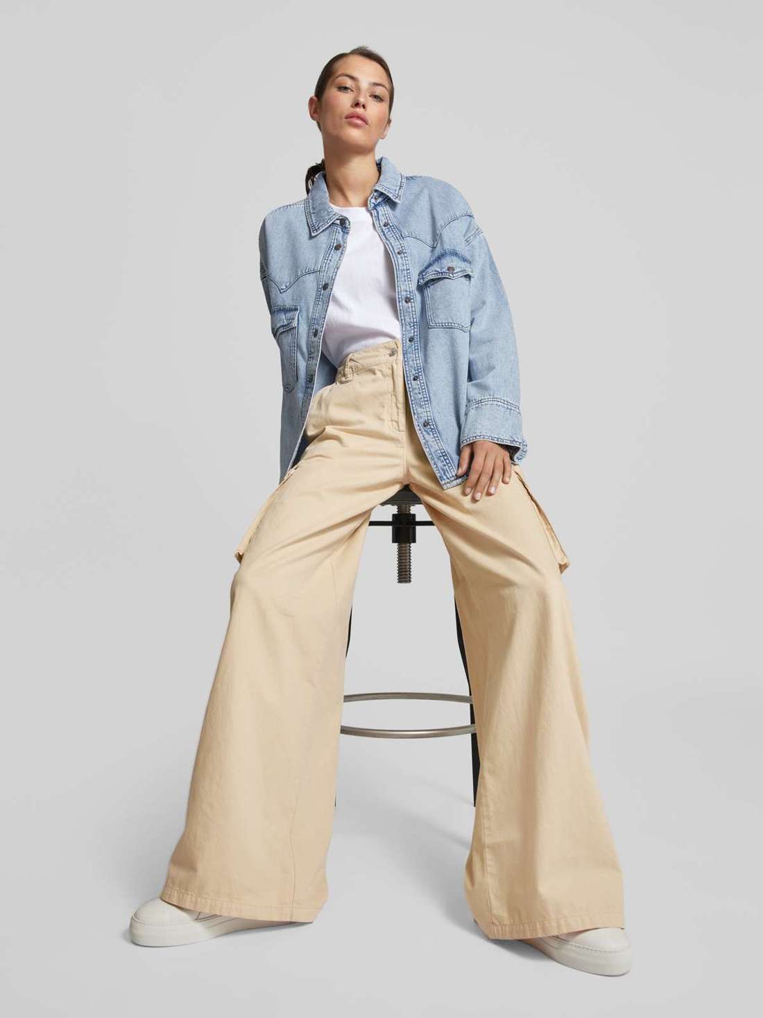 Джинсовая блузка с нагрудными карманами с клапанами WESTIE