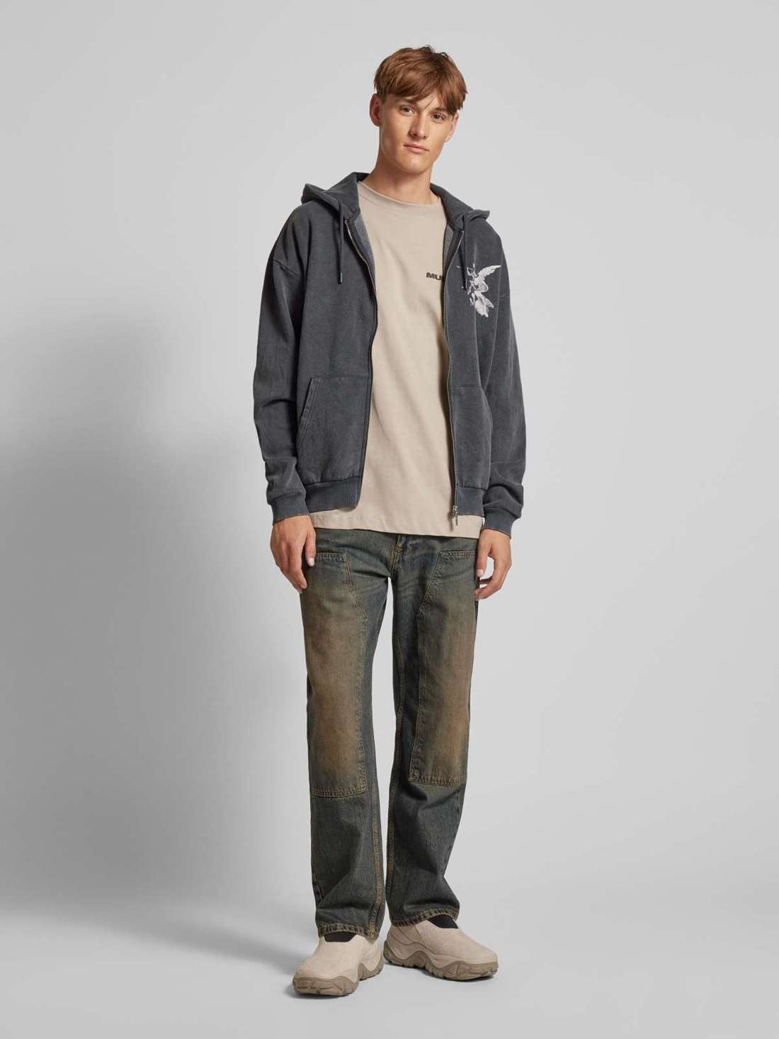 Толстовка с принтом этикетки DEFENDER - MATW X Review