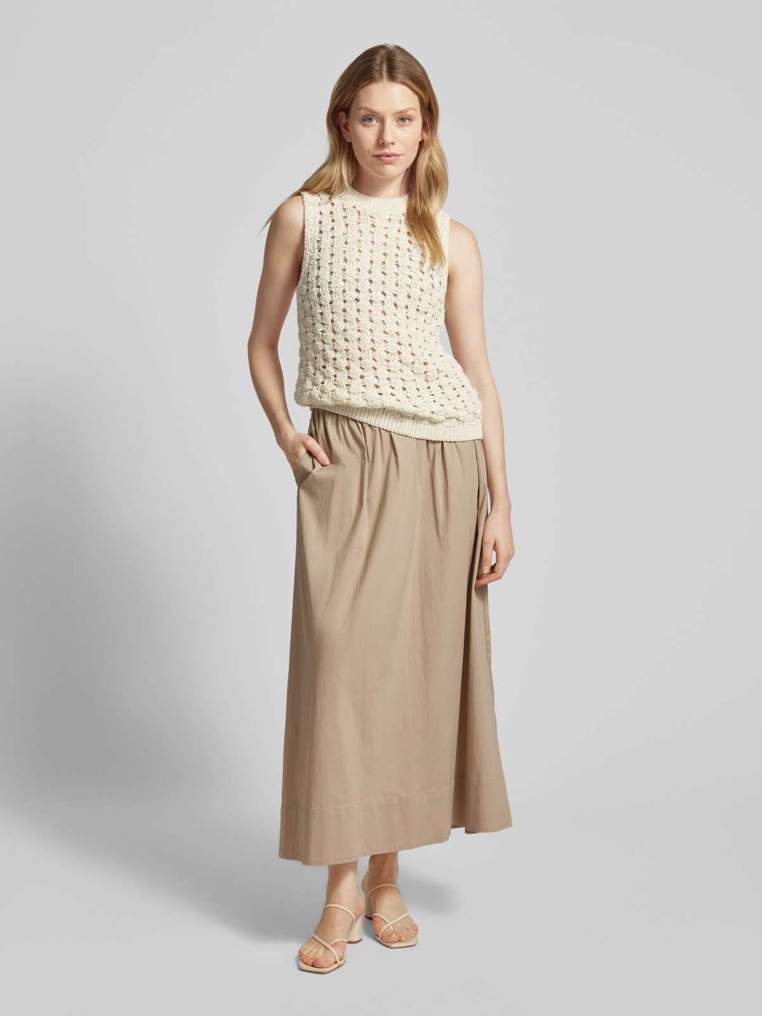 Вязаный топ с кружевным узором