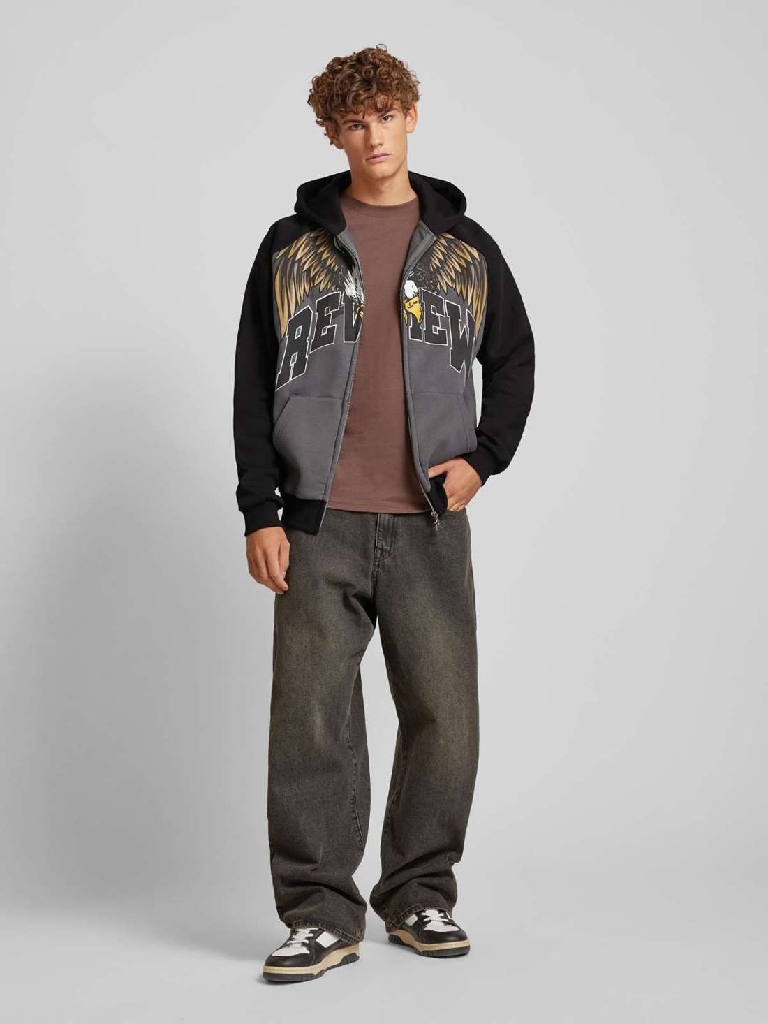 Толстовка с принтом этикетки