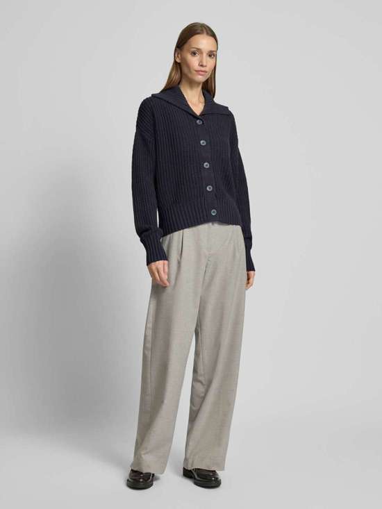 Вязаный кардиган с отложным воротником