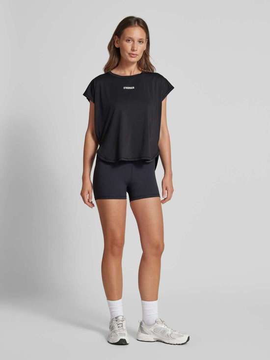 Футболка с принтом этикетки