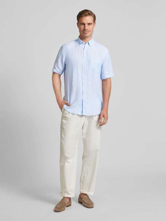 Повседневная рубашка из льна приталенного кроя с полосатым узором